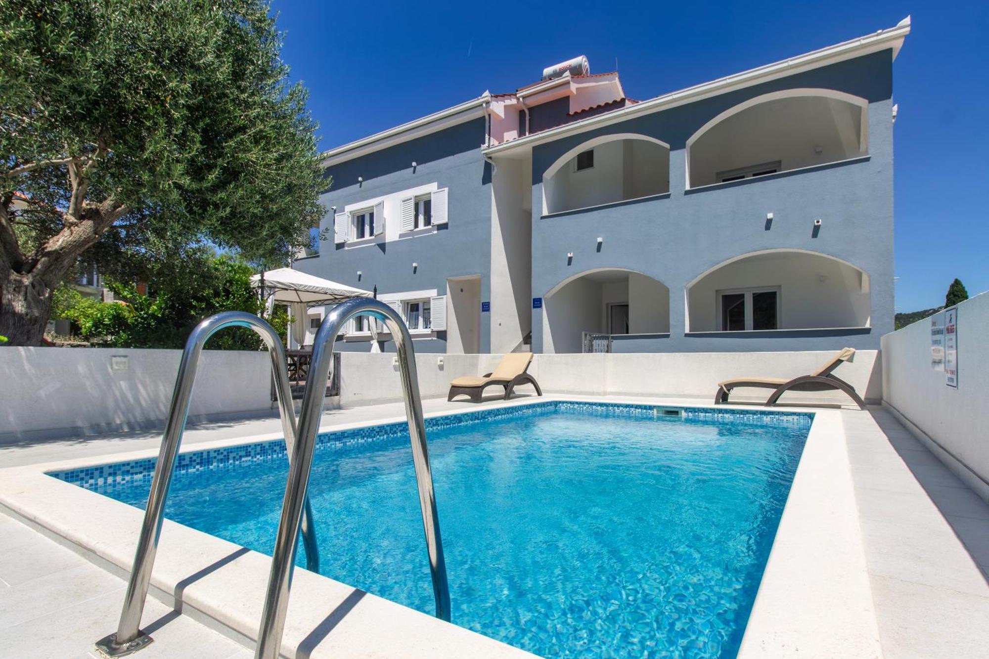 Villa Dalmatian Child With Swimming Pool, Close To The Beach Vinisce Luaran gambar