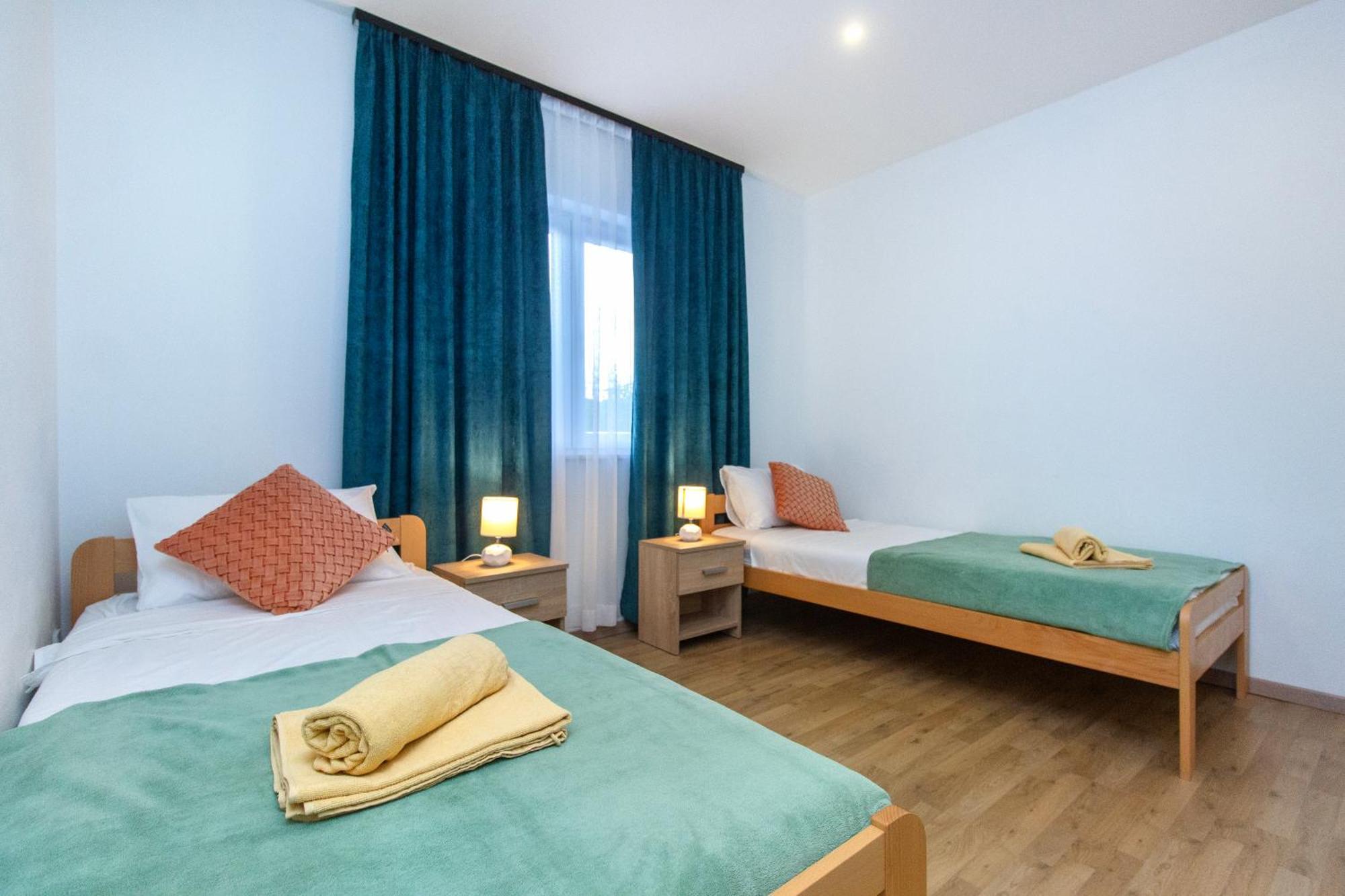 Villa Dalmatian Child With Swimming Pool, Close To The Beach Vinisce Luaran gambar