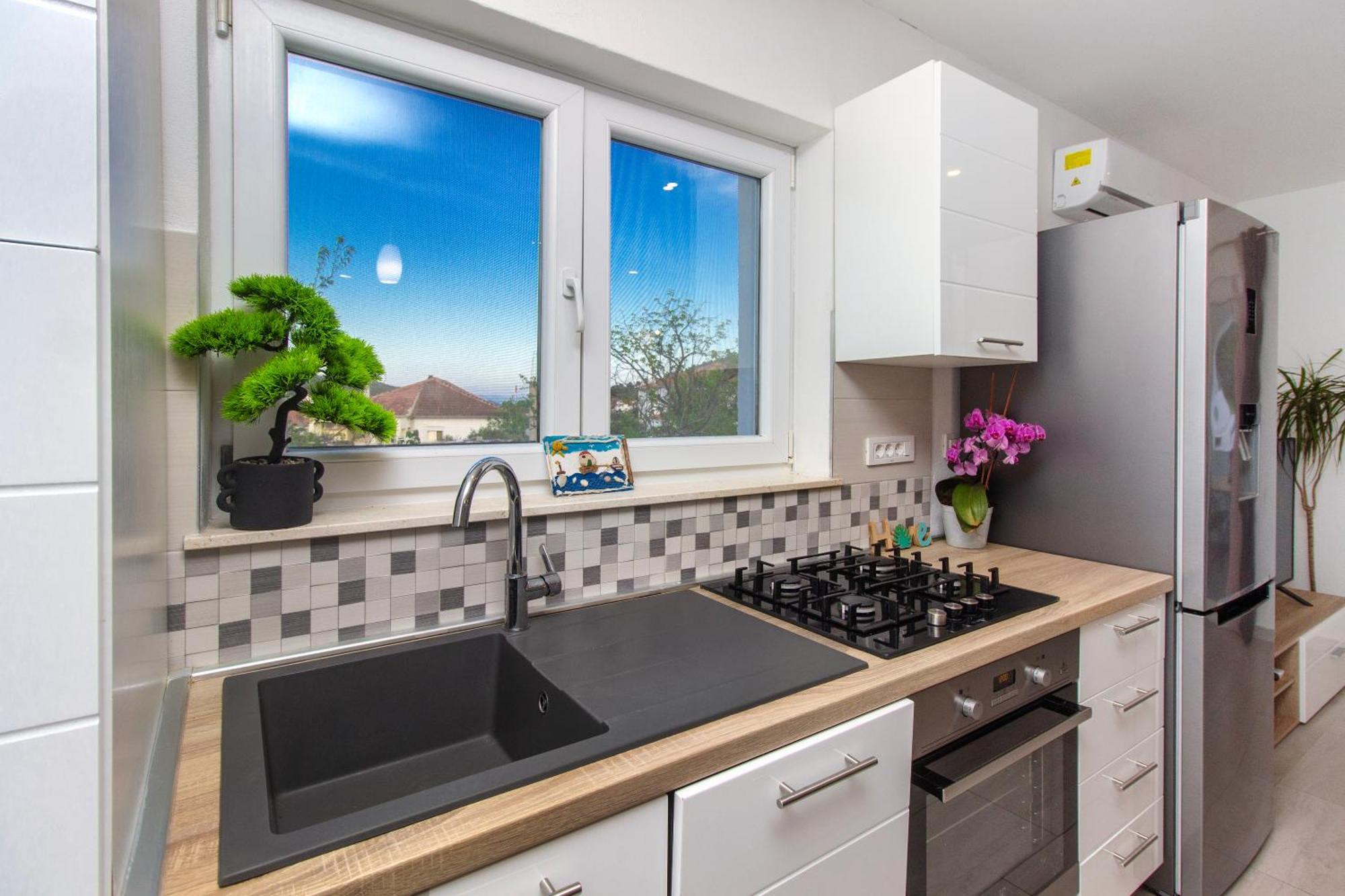 Villa Dalmatian Child With Swimming Pool, Close To The Beach Vinisce Luaran gambar